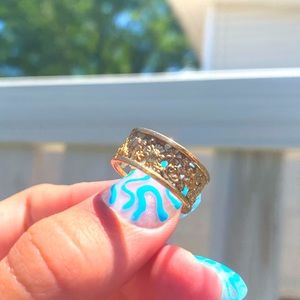 TRISTEN IKAIKA GOLD FLOWER RING